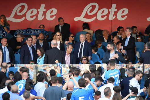 NAPLES, ITALY - MAY 07: Aurelio De Laurentiis, President of SSC Napoli is seen prior to the Serie A match between SSC Napoli and ACF Fiorentina at Stadio Diego Armando Maradona on May 07, 2023 in Naples, Italy. (Photo by Francesco Pecoraro/Getty Images) Commisso-De Laurentiis, il feeling è sempre più forte: un rapporto idilliaco- immagine 2