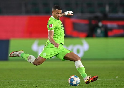 WOLFSBURG, GERMANY - FEBRUARY 06: Aster Vranckx of Wolfsburg in action during the Bundesliga match between VfL Wolfsburg and SpVgg Greuther Fürth at Volkswagen Arena on February 06, 2022 in Wolfsburg, Germany. (Photo by Stuart Franklin/Getty Images) L’Atalanta punta un giocatore seguito dalla Fiorentina- immagine 2