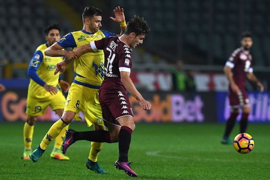 TURIN, ITALY - NOVEMBER 26: Lucas Boye (R) of FC Torino is challenged by Ivan Radovanovic of AC ChievoVerona during the Serie A match between FC Torino and AC ChievoVerona at Stadio Olimpico di Torino on November 26, 2016 in Turin, Italy. (Photo by Valerio Pennicino/Getty Images) TURIN, ITALY - NOVEMBER 26: Lucas Boye (R) of FC Torino is challenged by Ivan Radovanovic of AC ChievoVerona during the Serie A match between FC Torino and AC ChievoVerona at Stadio Olimpico di Torino on November 26, 2016 in Turin, Italy. (Photo by Valerio Pennicino/Getty Images)