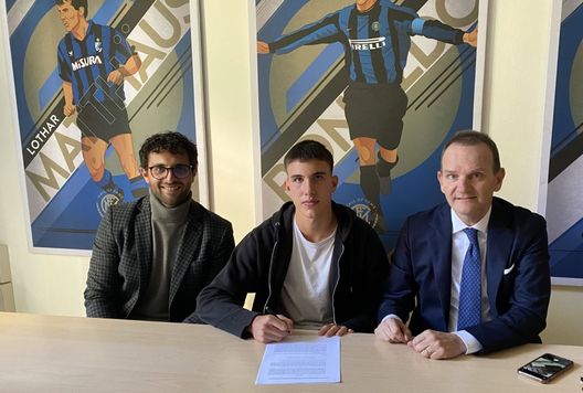 Twitter @PlayerManagemen Twitter @PlayerManagemen