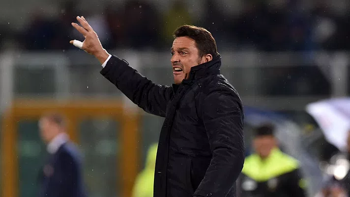 PESCARA, ITALY - SEPTEMBER 21: Massimo Oddo head coach of Pescara Calcio during the Serie A match between Pescara Calcio and FC Torino at Adriatico Stadium on September 21, 2016 in Pescara, Italy.  (Photo by Giuseppe Bellini/Getty Images)