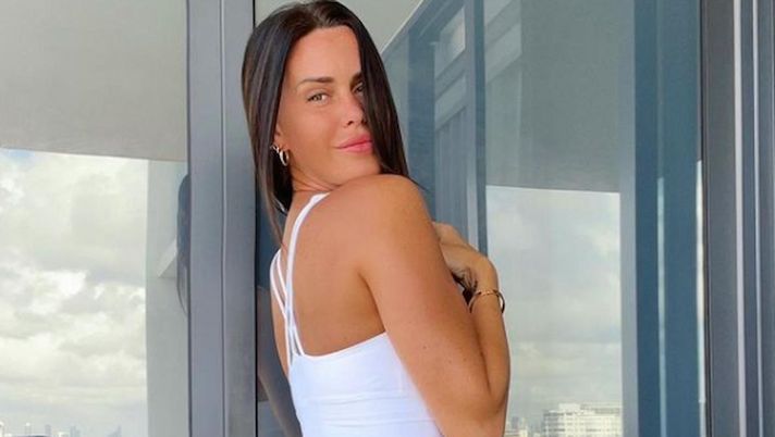 Natalie Weber al top: il lato B di lady Zarate in splendida forma  Natalie Weber al top: il lato B di lady Zarate in splendida forma