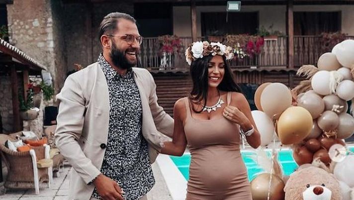 Lady Kragl criticata per le foto senza veli con il pancione: “Sono arte non porno” - immagine 1