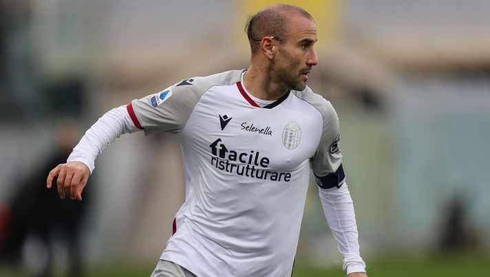FLORENCE, ITALY - JANUARY 03: Rodrigo Palacio of Bologna FC in action during the Serie A match between ACF Fiorentina and Bologna FC at Stadio Artemio Franchi on January 3, 2021 in Florence, Italy. (Photo by Gabriele Maltinti/Getty Images) FLORENCE, ITALY - JANUARY 03: Rodrigo Palacio of Bologna FC in action during the Serie A match between ACF Fiorentina and Bologna FC at Stadio Artemio Franchi on January 3, 2021 in Florence, Italy. (Photo by Gabriele Maltinti/Getty Images)