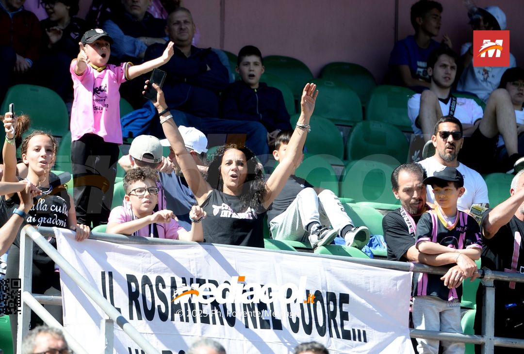FOTOTIFO Palermo-Spal 2-1, gli scatti ai tifosi al “Renzo Barbera” (GALLERY) - immagine 66