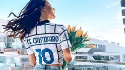 L’Inter le regala la seconda maglia: la moglie di D’Ambrosio si mette in posa