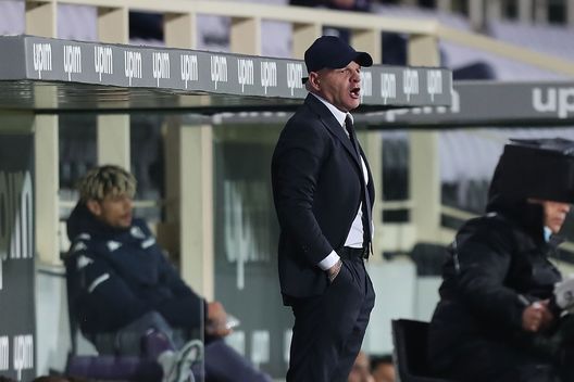 FLORENCE, ITALY - APRIL 11: Giuseppe Iachini manager of AFC Fiorentina gestures during the Serie A match between ACF Fiorentina and Atalanta BC at Stadio Artemio Franchi on April 11, 2021 in Florence, Italy. (Photo by Gabriele Maltinti/Getty Images) FLORENCE, ITALY - APRIL 11: Giuseppe Iachini manager of AFC Fiorentina gestures during the Serie A match between ACF Fiorentina and Atalanta BC at Stadio Artemio Franchi on April 11, 2021 in Florence, Italy. (Photo by Gabriele Maltinti/Getty Images)