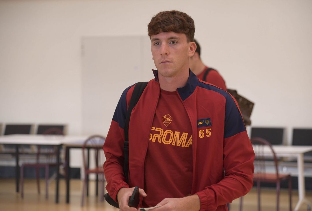 La Roma in partenza per Milano: domani la sfida con l’Inter – FOTO GALLERY - immagine 4