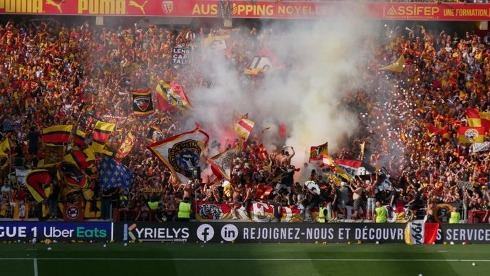 Derby Lens-Lille, sedili usati come proiettili: il racconto del tifoso arrivato svenuto in ospedale 