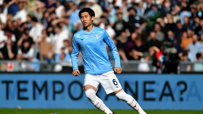 ROME, ITALY - FEBRUARY 18: Daichi Kamada of SS Lazio in action during the Serie A TIM match between SS Lazio and Bologna FC - Serie A TIM at Stadio Olimpico on February 18, 2024 in Rome, Italy. (Photo by Marco Rosi - SS Lazio/Getty Images) Lazio, Kamada: “Abbiamo preparato il derby come una partita normale” - immagine 1