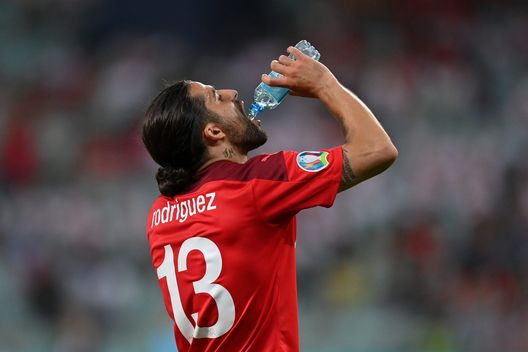 BAKU, AZERBAIJAN - JUNE 20: Ricardo Rodriguez of Switzerland takes a drink during the UEFA Euro 2020 Championship Group A match between Switzerland and Turkey at Baku Olimpiya Stadionu on June 20, 2021 in Baku, Azerbaijan. (Photo by Dan Mullan/Getty Images) BAKU, AZERBAIJAN - JUNE 20: Ricardo Rodriguez of Switzerland takes a drink during the UEFA Euro 2020 Championship Group A match between Switzerland and Turkey at Baku Olimpiya Stadionu on June 20, 2021 in Baku, Azerbaijan. (Photo by Dan Mullan/Getty Images)