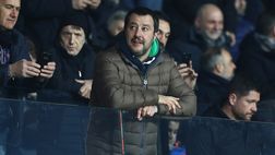 Salvini in bici al ritiro del Bologna: “Ha meriti nello scudetto del Milan”