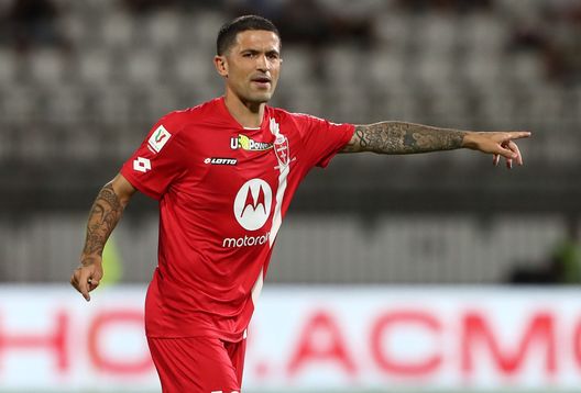 MONZA, ITALY - AUGUST 07: Stefano Sensi of AC Monza gestures during the Coppa Italia match between AC Monza and Frosinone Calcio at Stadio Brianteo on August 07, 2022 in Monza, Italy. (Photo by Marco Luzzani/Getty Images) Monza, il centrocampo è di qualità. Ma Sensi e Pessina sono da valutare- immagine 2