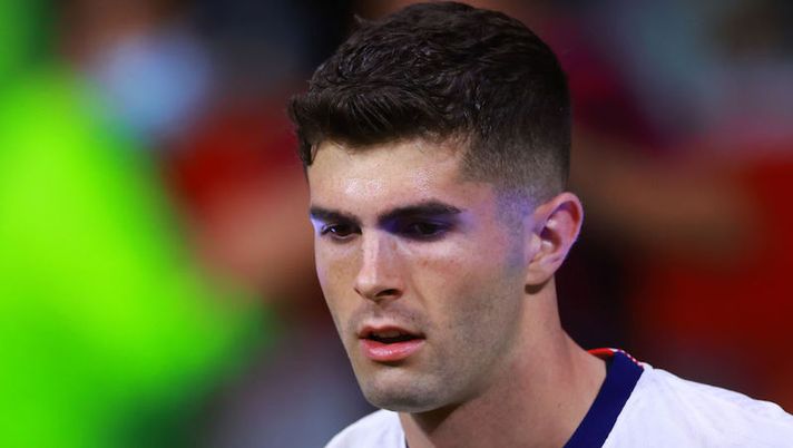 MEXICO CITY, MEXICO - MARCH 24: Christian Pulisic of United States looks on during the match between Mexico and The United States as part of the Concacaf 2022 FIFA World Cup Qualifiers at Azteca Stadium on March 24, 2022 in Mexico City, Mexico. (Photo by Hector Vivas/Getty Images) Pulisic: “Perché il Milan, voglio vincere titoli e segnare nel derby. La verità sul mio ruolo” - immagine 1