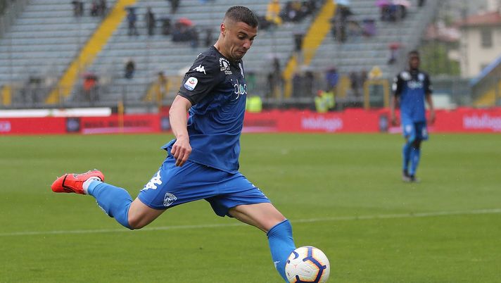 EMPOLI, ITALY - MAY 05: Rade Krunic of Empoli FC in action during the Serie A match between Empoli and ACF Fiorentina at Stadio Carlo Castellani on May 5, 2019 in Empoli, Italy.  (Photo by Gabriele Maltinti/Getty Images)  EMPOLI, ITALY - MAY 05: Rade Krunic of Empoli FC in action during the Serie A match between Empoli and ACF Fiorentina at Stadio Carlo Castellani on May 5, 2019 in Empoli, Italy.  (Photo by Gabriele Maltinti/Getty Images)