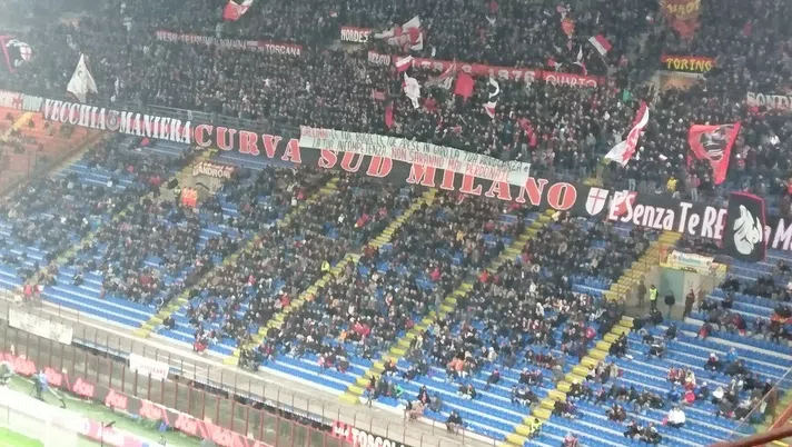 Striscione contro Galliani in Curva Sud, foto PianetaMilan.it
