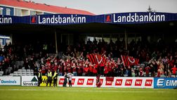 A Reykjavik il derby del ghiaccio: i “vichinghi” annientano i “salmoni”