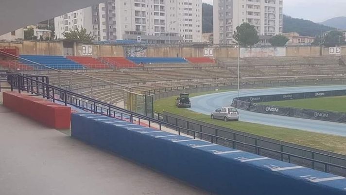 Cosenza, le curve disertano il derby contro la Reggina: al loro posto gli studenti… - immagine 1