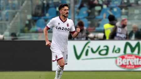 BERGAMO, ITALY - APRIL 08: Nicola Sansone of Bologna FC celebrates after scoring the team's first goal during the Serie A match between Atalanta BC and Bologna FC at Gewiss Stadium on April 08, 2023 in Bergamo, Italy. (Photo by Emilio Andreoli/Getty Images)