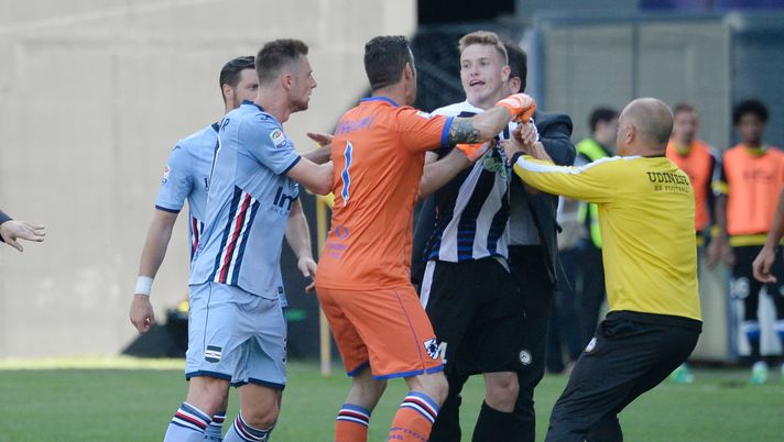 UDINE, ITALY - MAY 21: Brawl after the muriel's goal during the Serie A match between Udinese Calcio and UC Sampdoria at Stadio Friuli on May 21, 2017 in Udine, Italy. (Photo by Dino Panato/Getty Images) UDINE, ITALY - MAY 21: Brawl after the muriel's goal during the Serie A match between Udinese Calcio and UC Sampdoria at Stadio Friuli on May 21, 2017 in Udine, Italy. (Photo by Dino Panato/Getty Images)
