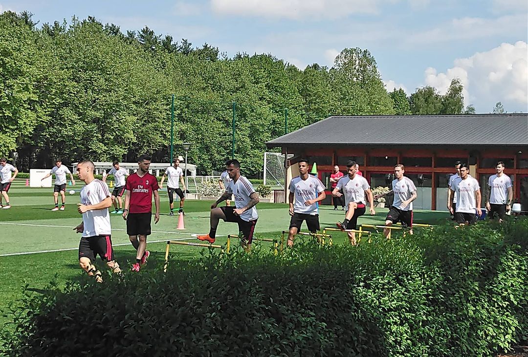 Il Milan si allena a Milanello