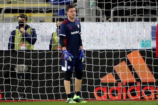 CAGLIARI, ITALY - FEBRUARY 19: Alessio Cragno of Cagliari looks on during the Serie A match between Cagliari Calcio and Torino FC at Sardegna Arena on February 19, 2021 in Cagliari, Italy. (Photo by Enrico Locci/Getty Images) CAGLIARI, ITALY - FEBRUARY 19: Alessio Cragno of Cagliari looks on during the Serie A match between Cagliari Calcio and Torino FC at Sardegna Arena on February 19, 2021 in Cagliari, Italy. (Photo by Enrico Locci/Getty Images)