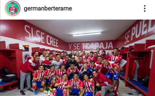 In San Luis-Cruz Azul, giocata in Messico, è andata in scena una simpatica invasione di campo. In San Luis-Cruz Azul, giocata in Messico, è andata in scena una simpatica invasione di campo.