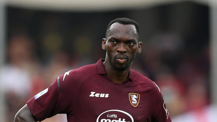 SALERNO, ITALY - OCTOBER 02: Nwanko Simy of US Salernitana during the Serie A match between US Salernitana v Genoa CFC at Stadio Arechi on October 2, 2021 in Salerno, Italy. (Photo by Francesco Pecoraro/Getty Images) Tutto confermato per Simy al Parma: è fatta, domani sosterrà le visite mediche - immagine 1
