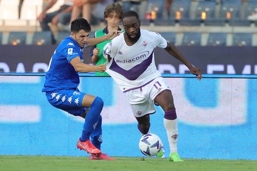 EMPOLI, ITALY - AUGUST 21: Fabiano Parisi of Empoli FC in action against Jonathan Ikoné Nanitamo of ACF Fiorentina during the Serie A match between Empoli FC and ACF Fiorentina at Stadio Carlo Castellani on August 21, 2022 in Empoli, . (Photo by Gabriele Maltinti/Getty Images) Ikone