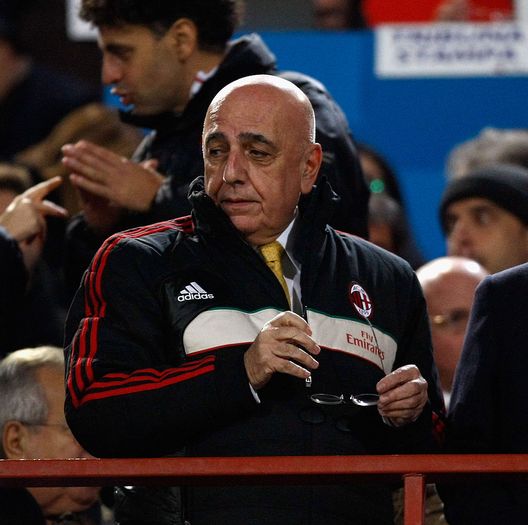 CATANIA, ITALY - NOVEMBER 30: AC Milan vice-president Adriano Galliani looks on during the Serie A match between Calcio Catania and AC Milan at Stadio Angelo Massimino on November 30, 2012 in Catania, Italy. (Photo by Maurizio Lagana/Getty Images) Berlusconi: “Ora scudetto e Champions”, Galliani: “Progetto ambizioso, i miei figli vogliono battere l’Inter”- immagine 2
