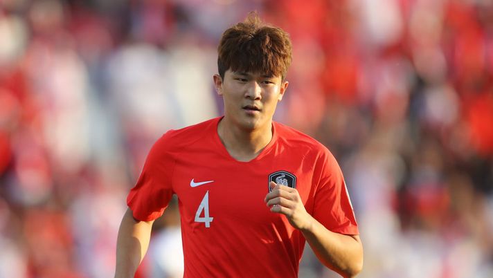 DUBAI, UNITED ARAB EMIRATES - JANUARY 22: Kim Min-Jae of South Korea looks on during the AFC Asian Cup round of 16 match between South Korea and Bahrain at Rashid Stadium on January 22, 2019 in Dubai, United Arab Emirates. (Photo by Francois Nel/Getty Images) Kim, la Gazzetta: “Il Napoli paga la clausola. Il gigante coreano è a un passo” - immagine 1