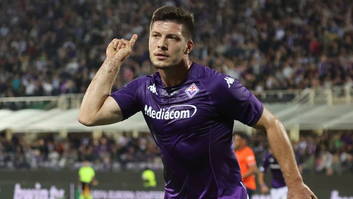 GERMOGLI PH: 27 OTTOBRE 2022 FIRENZE STADIO ARTEMIO FRANCHI CONFERENCE LEAGUE FIORENTINA VS ISTAMBUL BASAKSEHIR NELLA FOTO GOL ESULTANZA JOVICV Il Franchi non gradisce. Jovic fischiato al cambio nonostante la doppietta - immagine 1