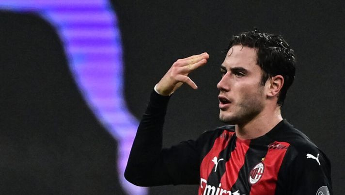 AC Milan's Italian defender Davide Calabria celebrates after scoring an equalizer during the Italian Serie A football match AC Milan vs Juventus on January 6, 2021 at the San Siro stadium in Milan. (Photo by MIGUEL MEDINA / AFP) (Photo by MIGUEL MEDINA/AFP via Getty Images) Milan, Calabria non si tocca a destra: accordo raggiunto per il rinnovo - immagine 1