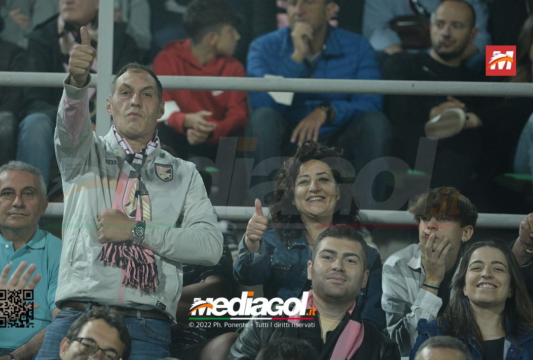 Fototifo, i tifosi allo stadio per Palermo-Virtus Entella 2-2 (gallery) - immagine 159