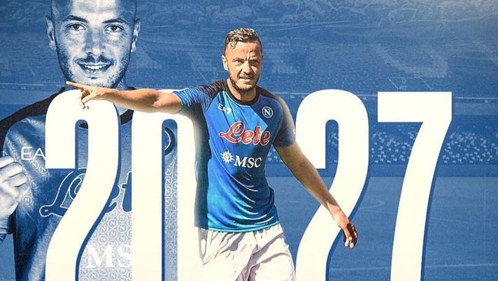 FOTO Rrahmani, il momento della firma del rinnovo con il Napoli fino al 2027 - immagine 1