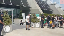 VIDEO Juventus, cori per Chiellini-Bonucci-Morata: i tre arrivano allo J Medical