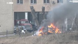 VIDEO Guerra in Ucraina, a Kiev bruciano documenti affinché non finiscano alla Russia