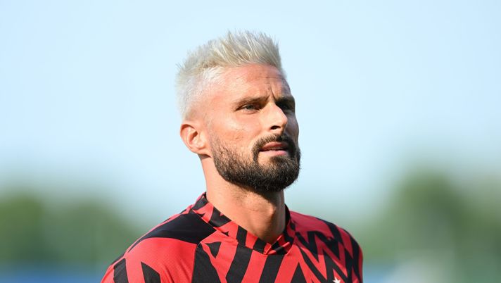 ZALAEGERSZEG, HUNGARY - JULY 23: Olivier Giroud of AC Milan warms up ahead before the Pre-season Friendly match between Zalaegerszegi TE and AC Milan on July 23, 2022 in Zalaegerszeg, Hungary. (Photo by Claudio Villa/AC Milan via Getty Images)