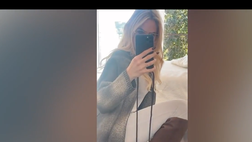 VIDEO / Ilary Blasi super sexy su Instagram allo specchio in stivali e occhiali
