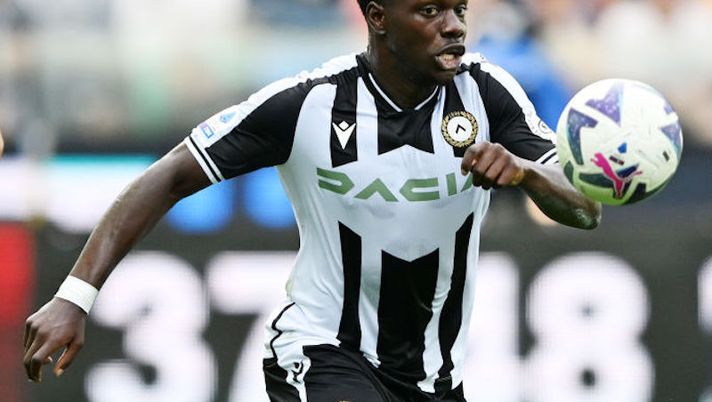 UDINE, ITALY - AUGUST 20: Jean-Victor Makengo of Udinese Calcio during the Serie A match between Udinese Calcio and Salernitana at Dacia Arena on August 20, 2022 in Udine, . (Photo by Francesco Pecoraro/Getty Images) Udinese, cessione a un passo per Makengo: è arrivata un’offerta dall’estero - immagine 1
