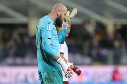 FLORENCE, ITALY - JANUARY 21: Vanja Milinkovic-Savic goalkeeper of Torino FC reacts during the Serie A match between ACF Fiorentina and Torino FC at Stadio Artemio Franchi on January 21, 2023 in Florence, Italy. (Photo by Gabriele Maltinti/Getty Images) Carnesecchi ha già fatto bene col Torino: Vanja sfida un collega promettente- immagine 2