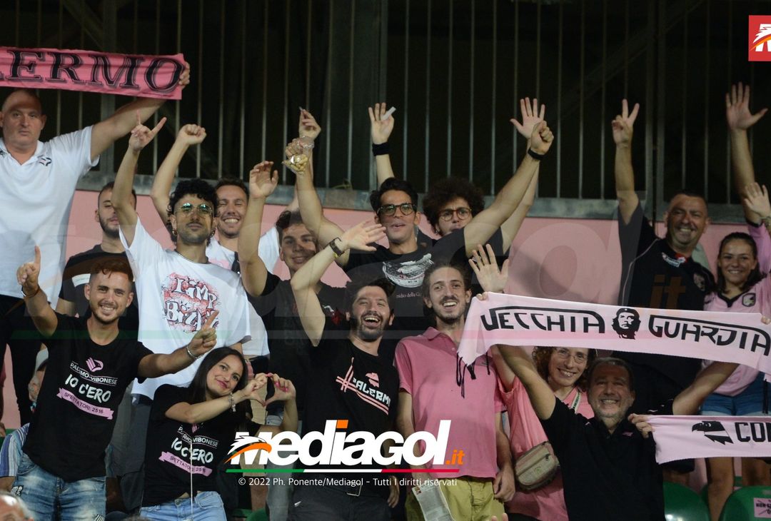 FOTOTIFO, Palermo-Ascoli 2-3: i tifosi allo stadio “Renzo Barbera” (Gallery) - immagine 21