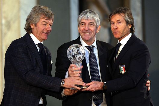 FLORENCE, ITALY - JANUARY 17: Paolo Rossi (C) former Italian footballer and World FIFA Champion Spain in 1982 and top scorer during the Italian Football Federation Hall of Fame ceremony at Palazzo Vecchio on January 17, 2017 in Florence, Italy. (Photo by Gabriele Maltinti/Getty Images) FLORENCE, ITALY - JANUARY 17: Paolo Rossi (C) former Italian footballer and World FIFA Champion Spain in 1982 and top scorer during the Italian Football Federation Hall of Fame ceremony at Palazzo Vecchio on January 17, 2017 in Florence, Italy. (Photo by Gabriele Maltinti/Getty Images)
