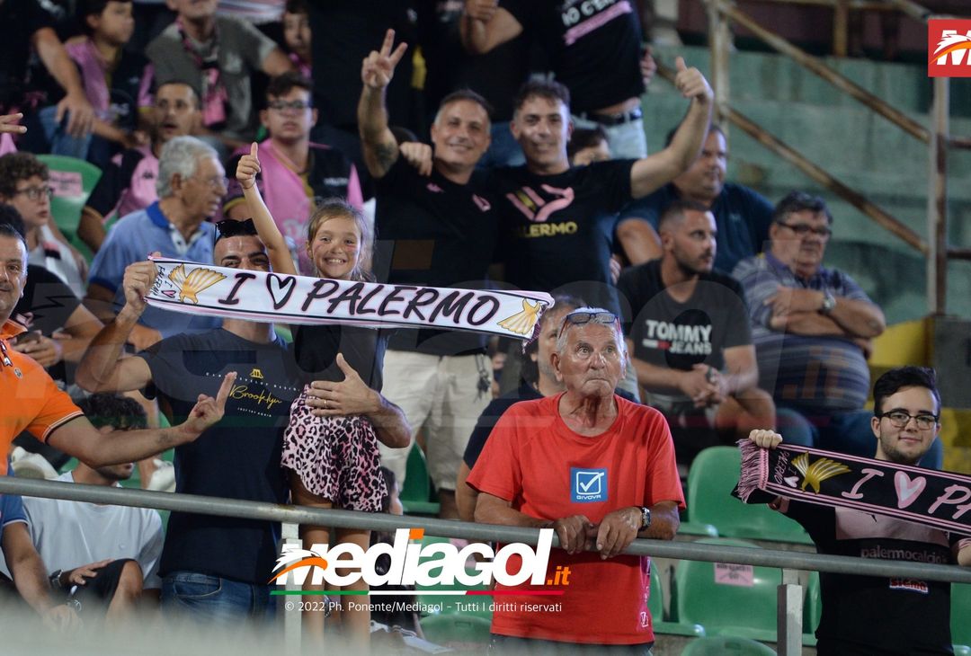 FOTOTIFO, Palermo-Ascoli 2-3: i tifosi allo stadio “Renzo Barbera” (Gallery) - immagine 52