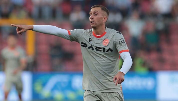 CREMONA, ITALY - OCTOBER 30: Gerard Deulofeu of Udinese Calcio gestures during the Serie A match between US Cremonese and Udinese Calcio at Stadio Giovanni Zini on October 30, 2022 in Cremona, Italy. (Photo by Emilio Andreoli/Getty Images) Udinese, comunicato su Deulofeu dopo l’uscita dal campo con la Samp. Pereyra… - immagine 1
