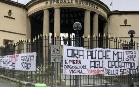 Il tifo livornese al fianco del suo ospedale, i complimenti del quotidiano Il Tirreno alla curva nord amaranto Il tifo livornese al fianco del suo ospedale, i complimenti del quotidiano Il Tirreno alla curva nord amaranto