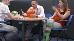 VIDEO / In Ungheria è Király-Mania. Tutti a lavoro con i pantaloni della tuta grigi
