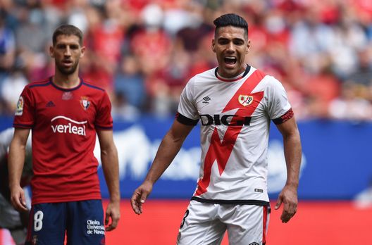 (Photo by Juan Manuel Serrano Arce/Getty Images) Rayo Vallecano, solo il 40% dei tifosi è soddisfatto di Falcao- immagine 2