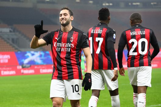 Hakan Çalhanoğlu Hakan Çalhanoğlu