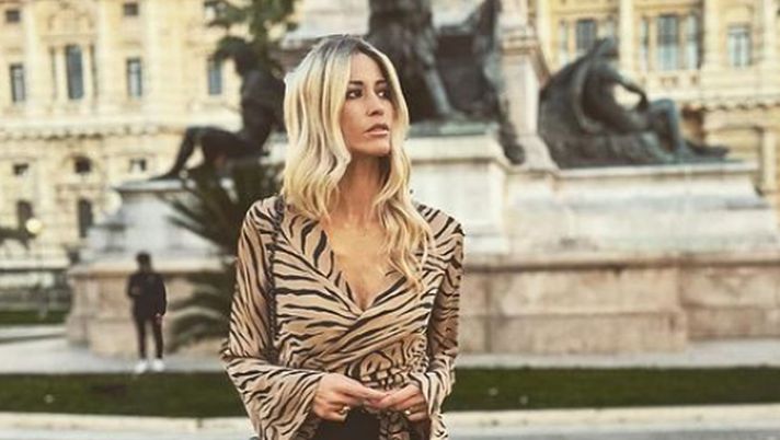 Elena Santarelli, outfit per Capodanno da perdere la testa: “Non lo metterò, ma…” Elena Santarelli, outfit per Capodanno da perdere la testa: “Non lo metterò, ma…” - immagine 1